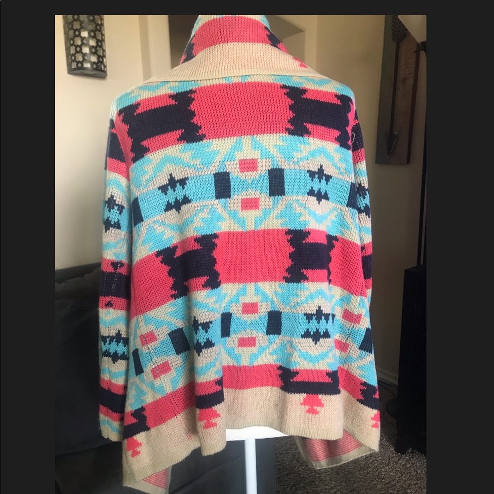Gorgeous Aztec Sweater - Picture 3 of 5